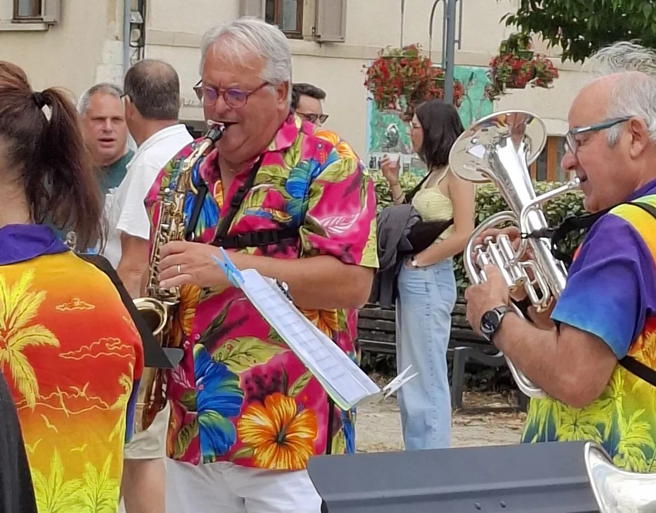 Devant l'église d'Hostun
